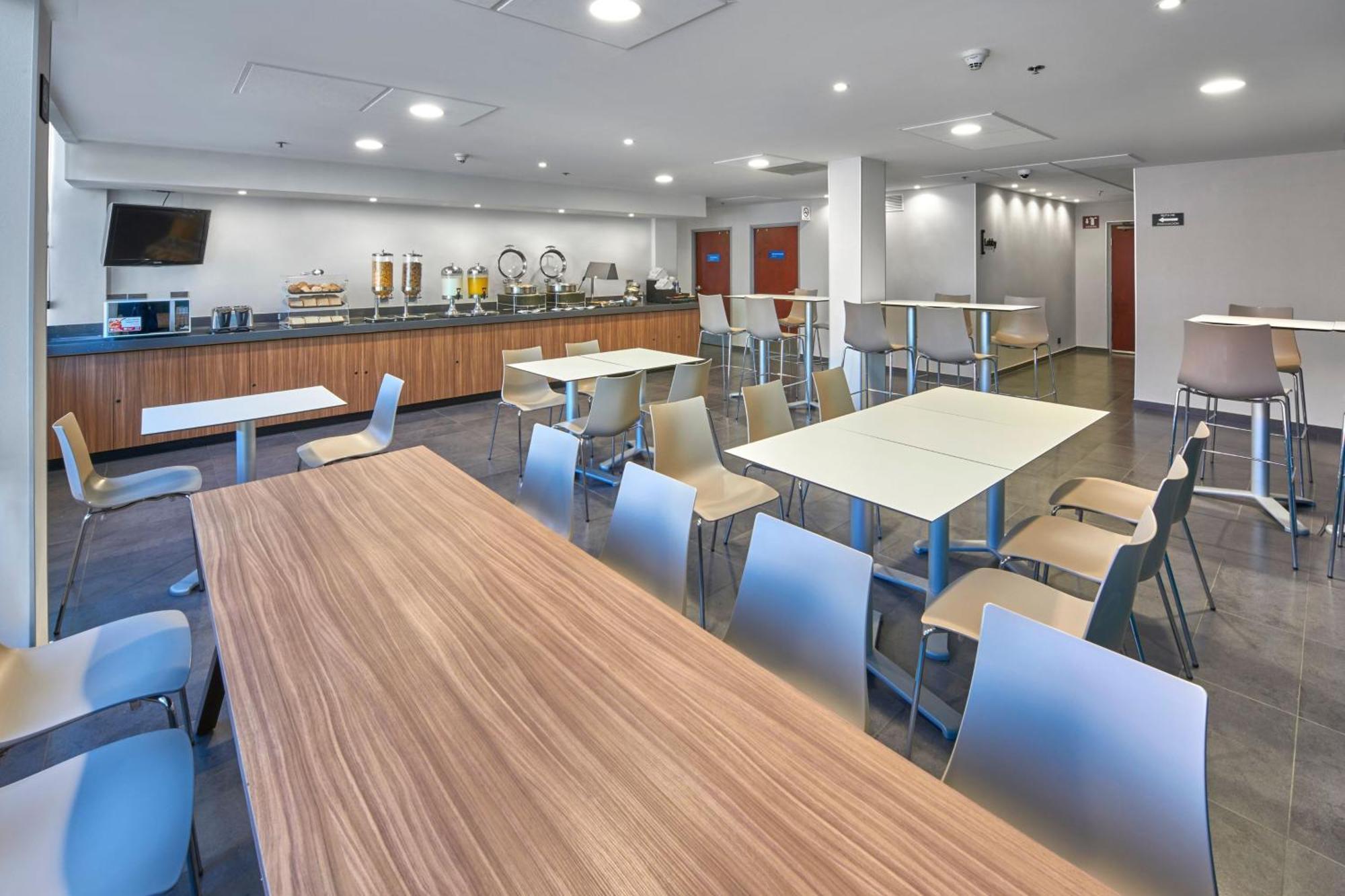 Hotel Express By Marriott Queretaro