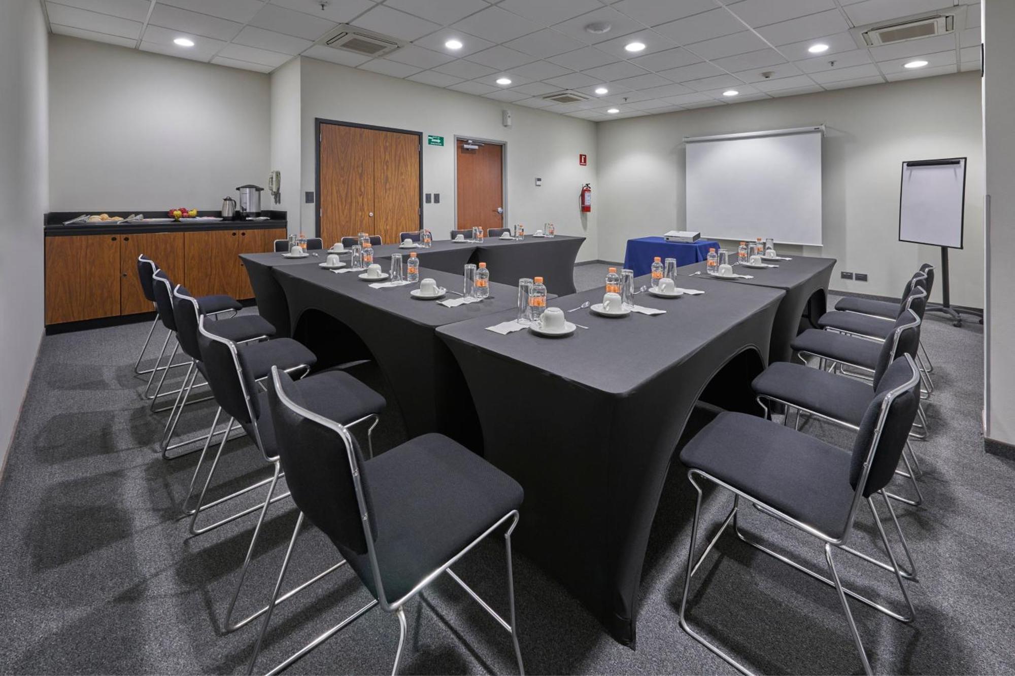 Hotel Express By Marriott Queretaro